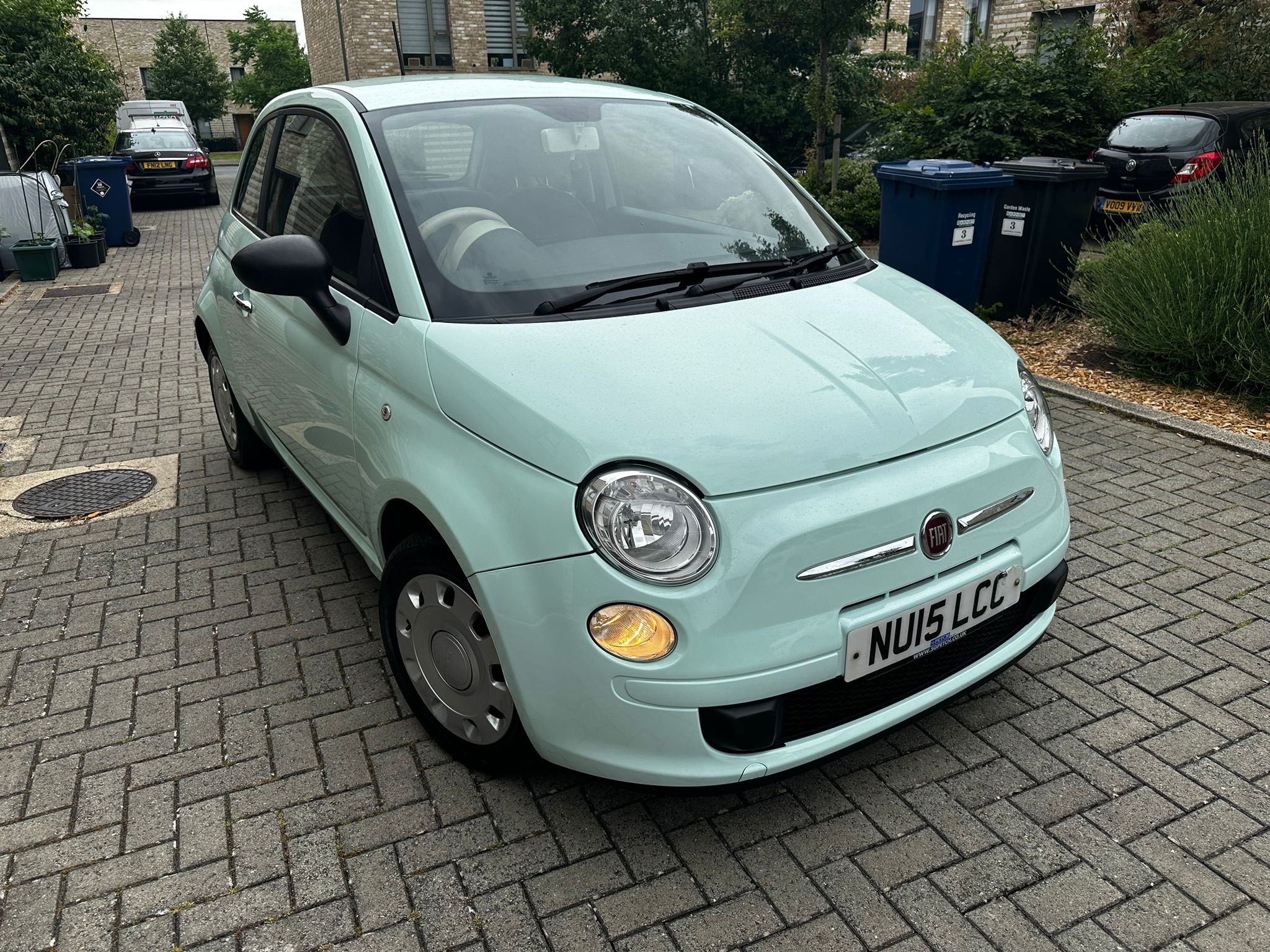 FIAT 500 1 YEARS MOT 2015 MODEL £35 TAX